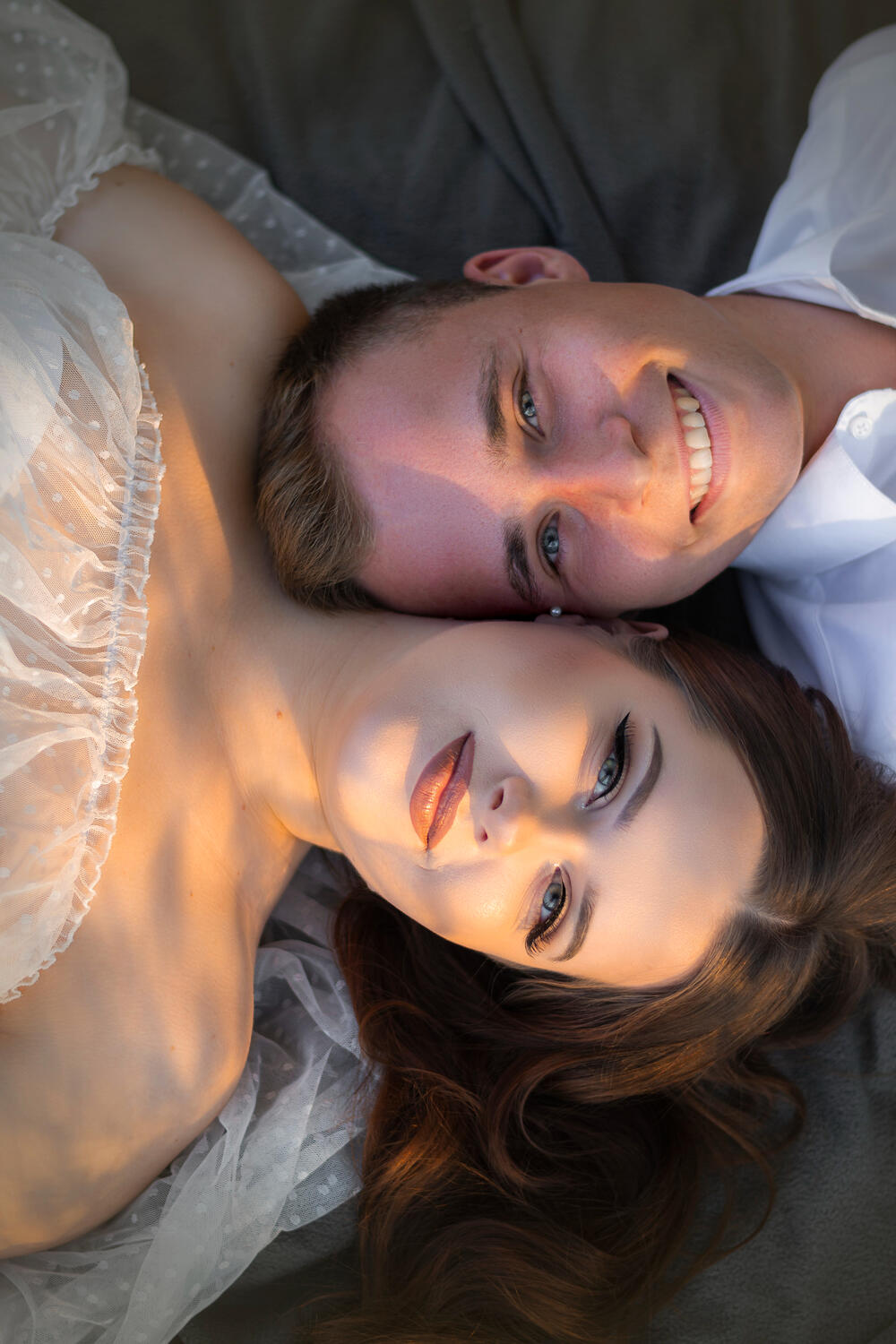 Fotosesija gamtoje, poros portretas iš arti