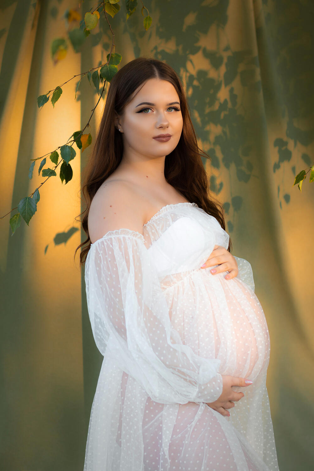 Nėščiosios fotosesija gamtoje, profesionalus moters portretas