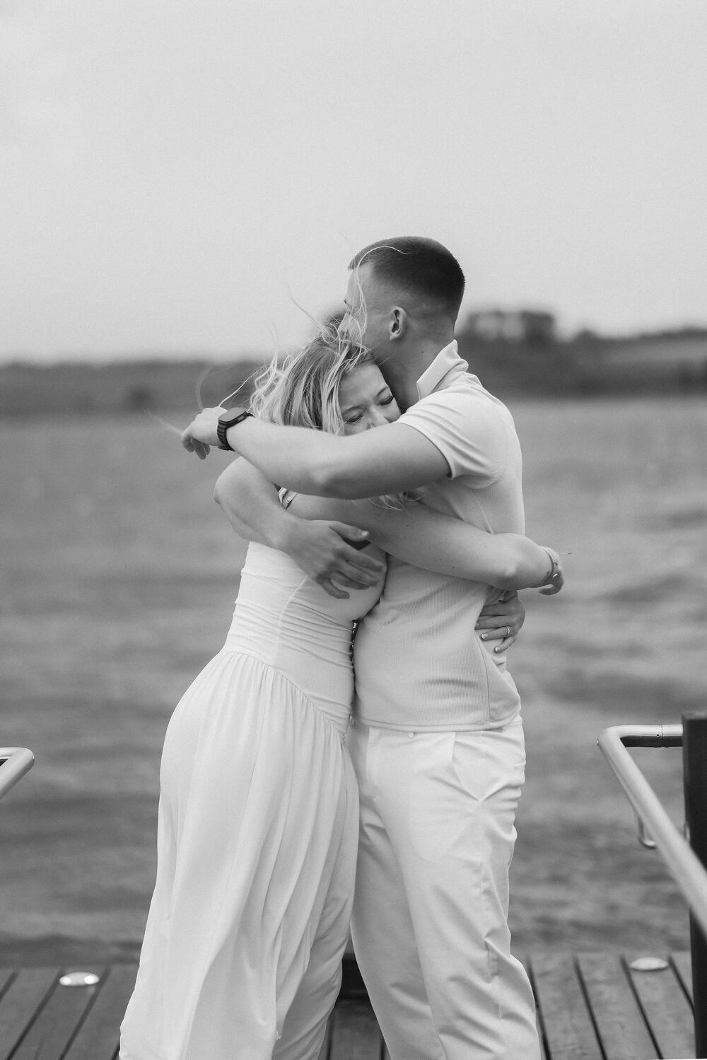 Reportažinė vaikelio lyties atskleidimo fotografija Emocionalūs kadrai iš lyties atskleidimo šventės