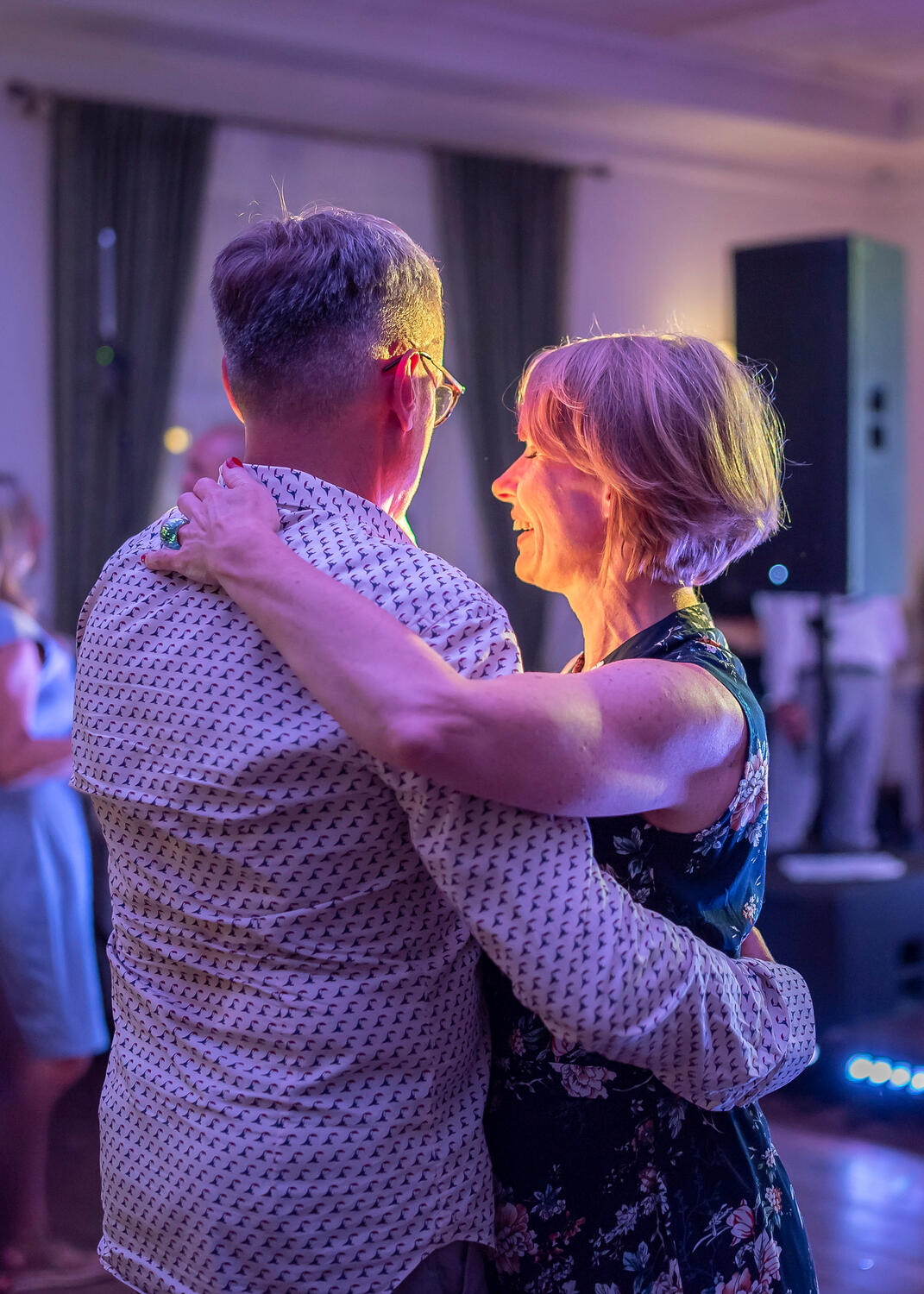 Fotografija kaip vestuvių svečiai šoka