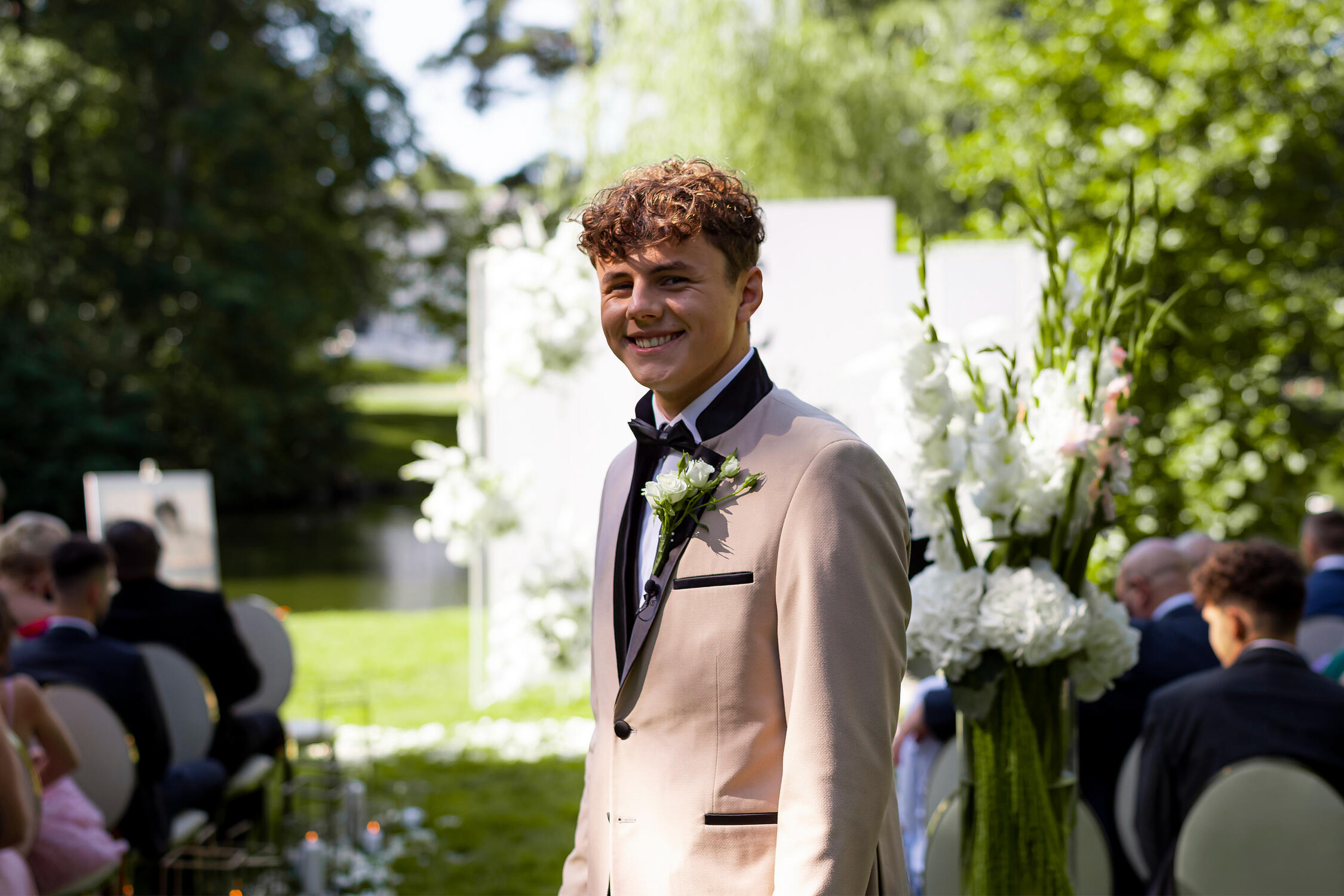 Jaunikio portretas Jaunikio portretas, jaudulys prieš vestuvių ceremoniją