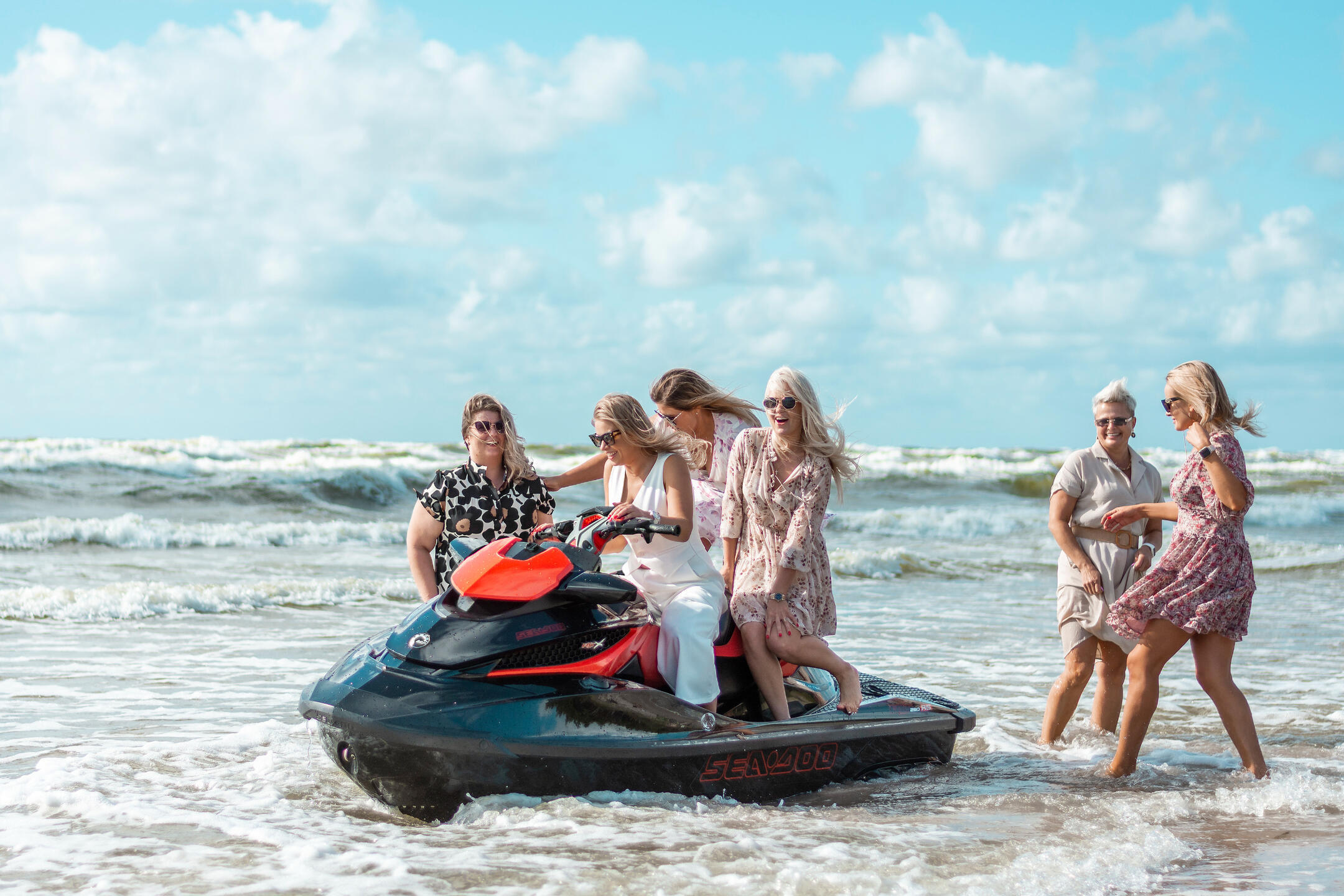 Linksma mergvakario fotosesija